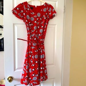 Adorable knee length- great for work or brunch!